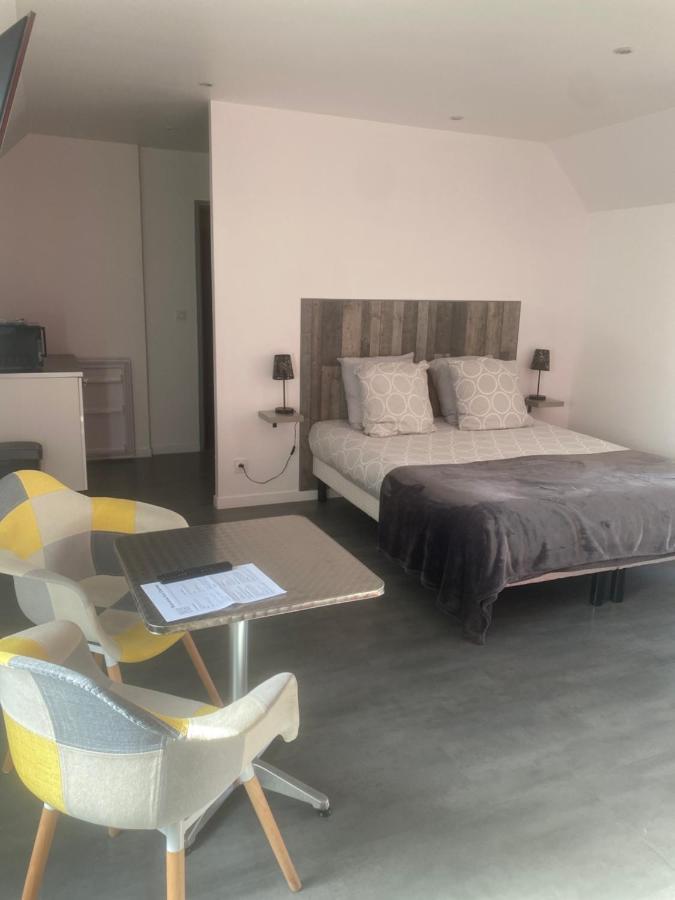 Aux Charmes Bed & Breakfast Isques Екстериор снимка