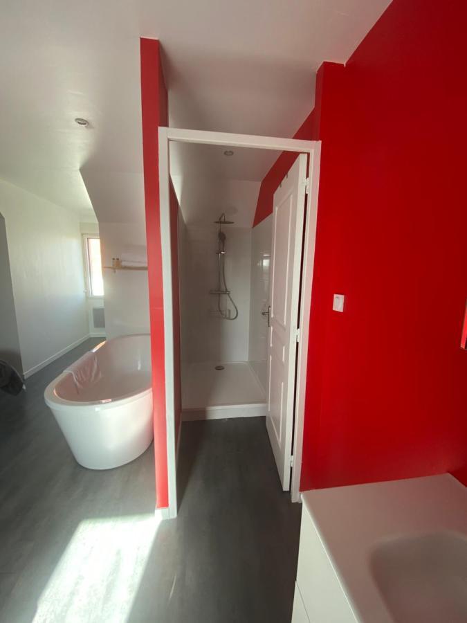 Aux Charmes Bed & Breakfast Isques Екстериор снимка