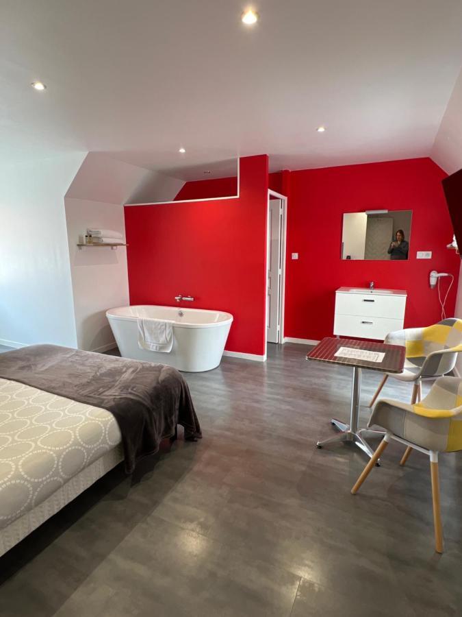 Aux Charmes Bed & Breakfast Isques Екстериор снимка