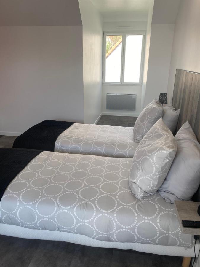 Aux Charmes Bed & Breakfast Isques Екстериор снимка