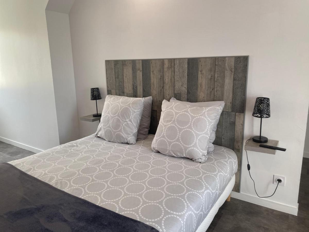 Aux Charmes Bed & Breakfast Isques Екстериор снимка